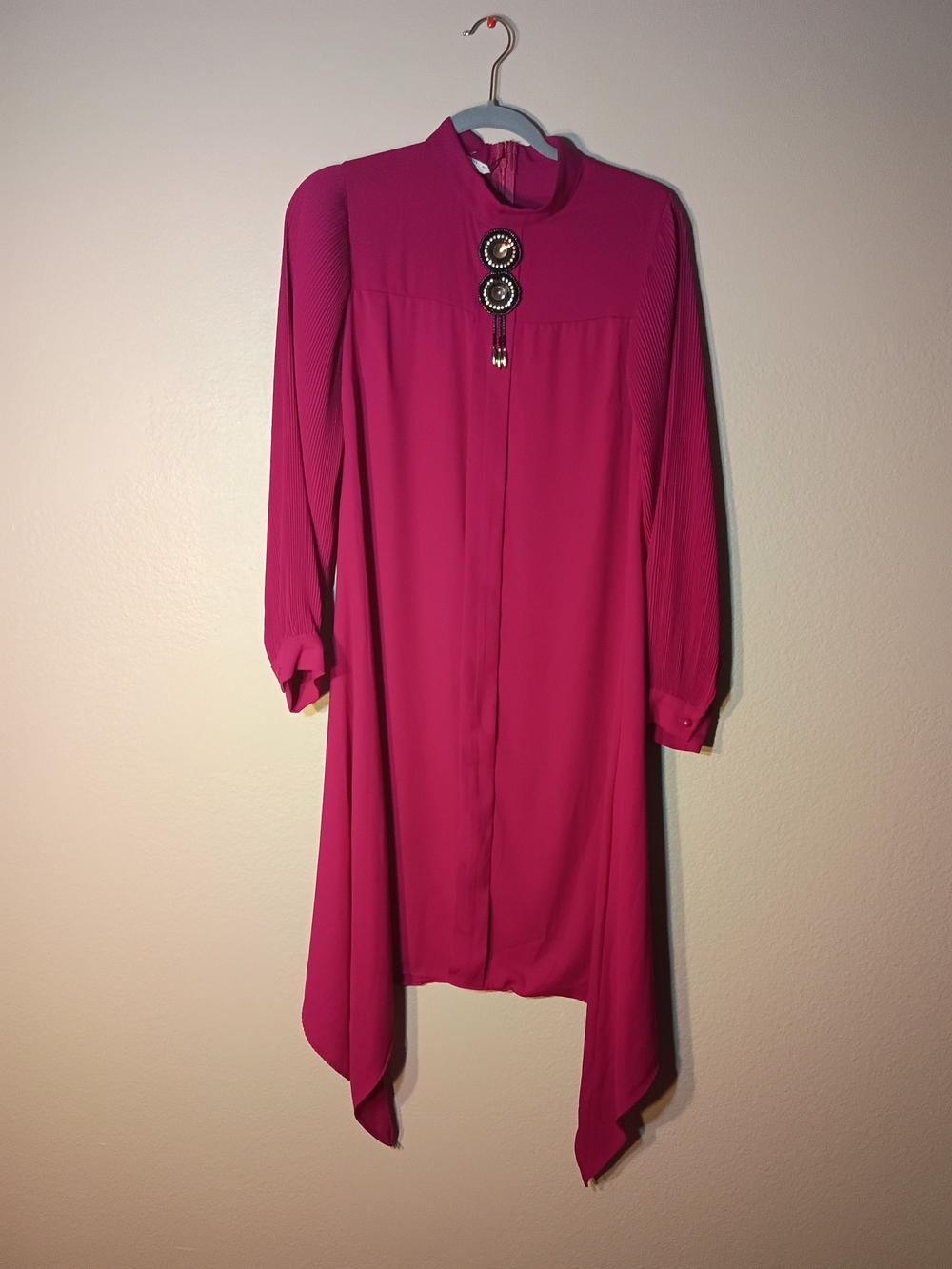 Women's Fuchsia Long-Sleeve Midi Dress with Decorative Brooch